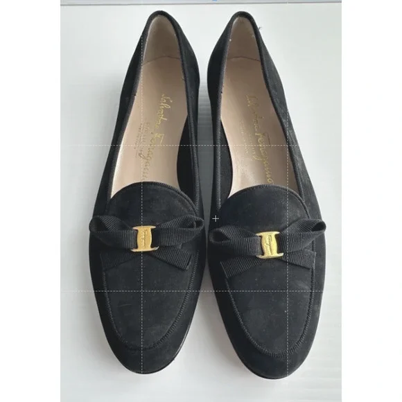 SALVATORE FERRAGAMO Women's Boutique Black Suede Bow Slip On Loafers Sz 5.5B - Picture 2 of 10